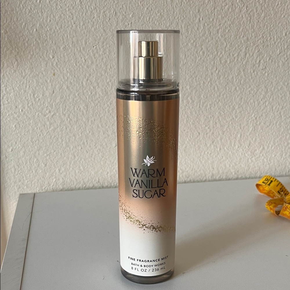 Bath & Body Works Warm Vanilla Sugar Mist - Gold & White